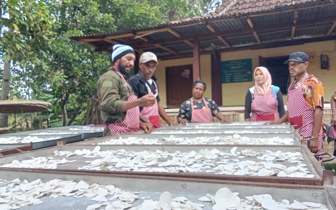 Yafkayam Bekali 6 Anggota Koperasinya Belajar Produksi Tepung Dari Singkong