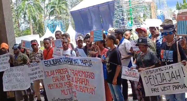 Solidaritas Mahasiswa dan Rakyat Papua Tolak Transmigrasi