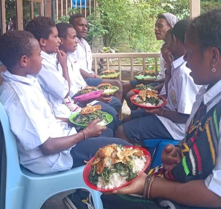 Makan Siang Gratis Dan Peluang Usaha Dibidang Pertanian Di Papua