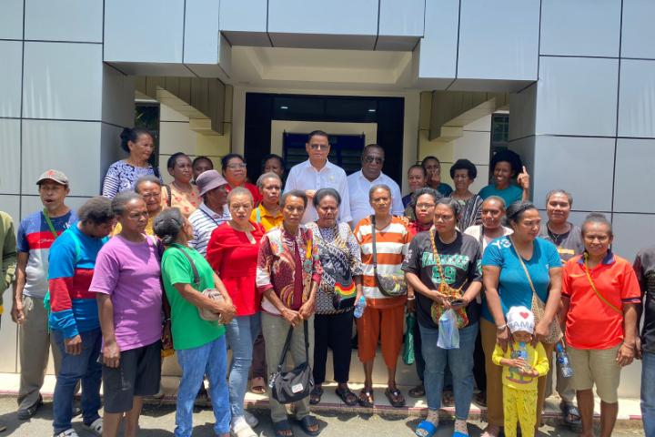 Rilis Pers: Pendamping P2MPKS Mendorong Pansus DPRP PBD, Segera Buka Data Program Bantuan Hibah Modal Usaha Bagi Pelaku UKM OAP Tahun 2025