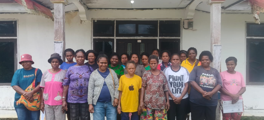 Pedagang Mama-Mama Papua Maybrat Menagih Janji Pemberdayaan Dari Pemerintah
