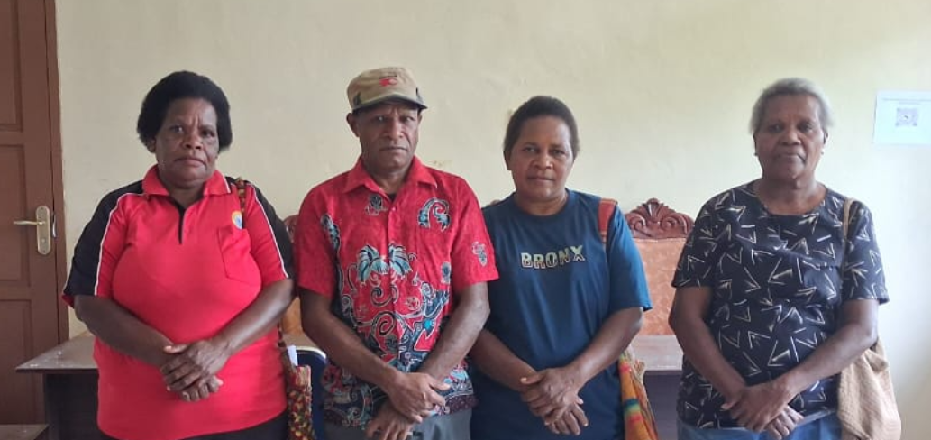 Pengurus Pedagang Mama-mama Maybrat, Serahkan Data Pedagang ke Dinas Koperasi Kabupaten Maybrat